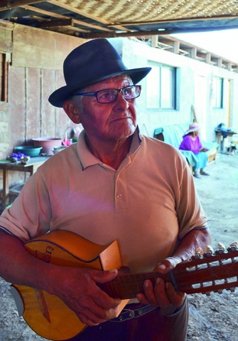 Al son de la bandola aymara