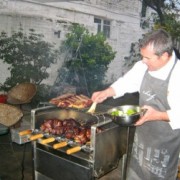 Que no se apague la parrilla, pero a fuego lento