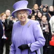 En los zapatos de la reina Isabel