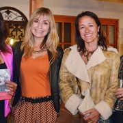 Amigos y familiares en lanzamiento del libro Amor, padre de todos los pecados en La Serena