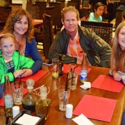 Cenando en familia y con amigos en Avenida Costanera de Coquimbo