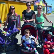 Entretenida sesión de kangatraining en Avenida del Mar, La Serena