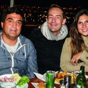 Entrenidas noches en terrazas de Ciragán, Antofagasta