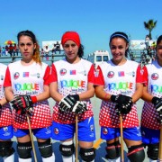Inauguración cancha de hockey en Iquique. Partido Selección Chilenas “Las Marcianitas” vs Centro Valenciano de San Juan de Argentina
