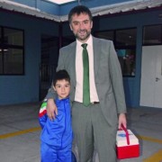 Padres e hijos en inicio de año escolar en Scuola Italiana Alcide De Gasperi La Serena