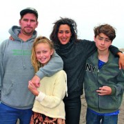 Grupo Olas Limpias en operativo de limpieza en playa Punta de Teatinos, La Serena 