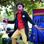 Otoño en las Plazas, Trilogía Clown, Vitacura
